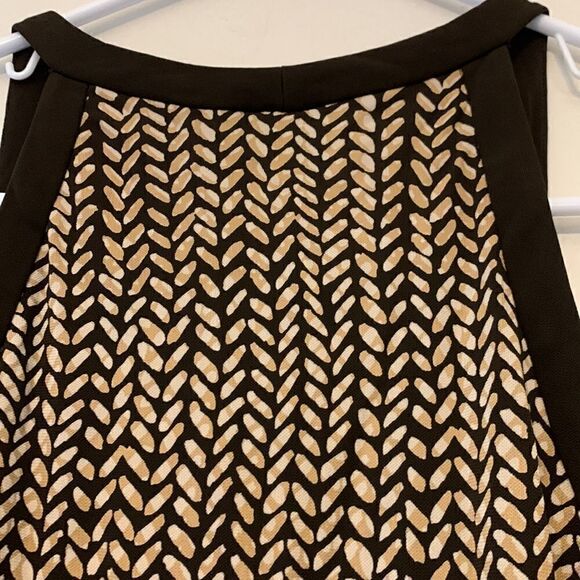 3/$30 Ann Taylor brown patterned tank top Size M. Length 19” Bust about 14 1/2 “ - Picture 5 of 6